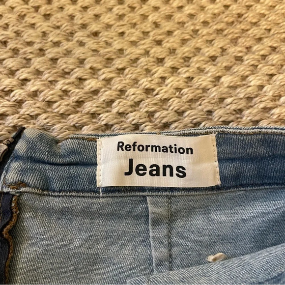 Reformation Vintage High Rise Fit and Flate Girly Denim Mini Skirt. DD - Picture 2 of 3